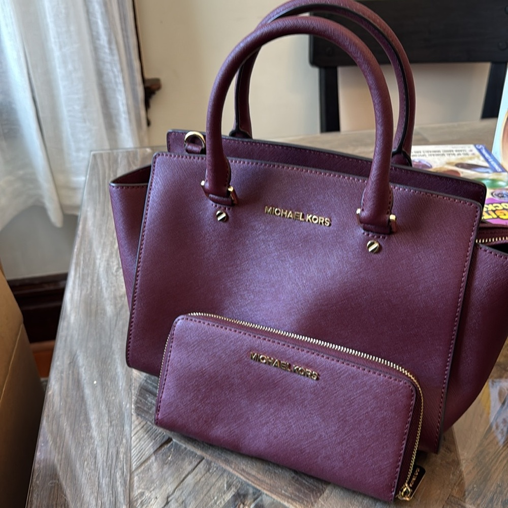 Michael Kors Leather Wallet - Merlot and Gold Hardware - Picture 6 of 6
